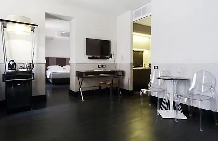 Unica Aparthotel 4*