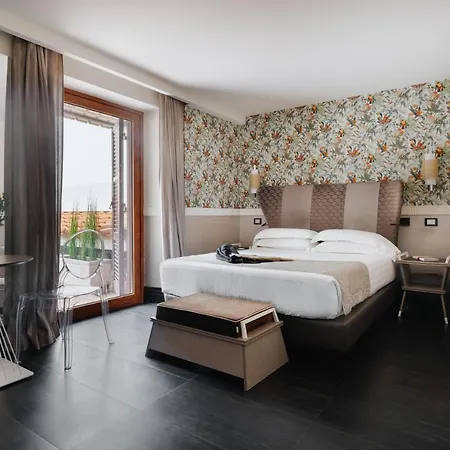 Unica Apartahotel Roma