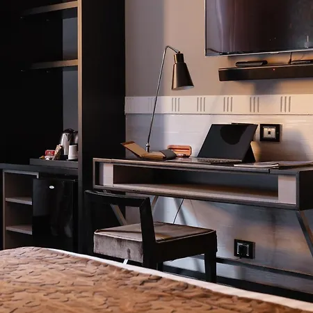 Unica 4* Roma