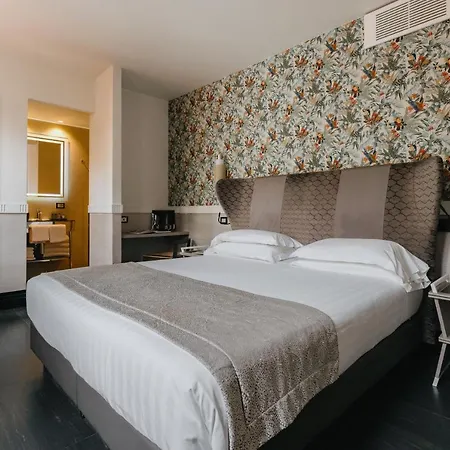 Unica Apartahotel 4*