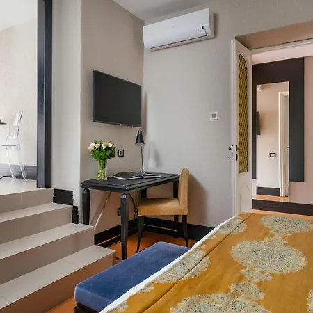 Unica Aparthotel 4*