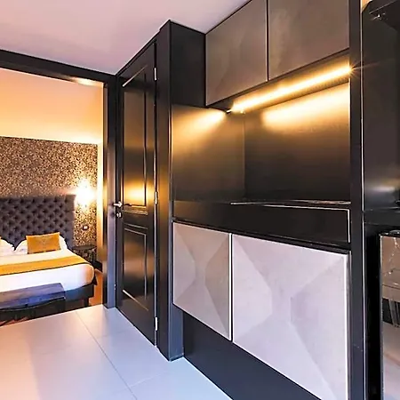 Unica 4*