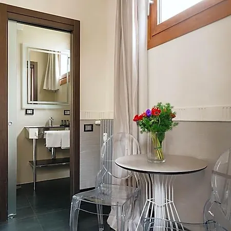 Unica Apartmanhotel 4*