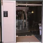 Unica מלון דירות 4*